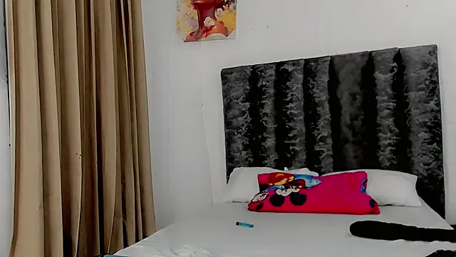 littlecloee webcam