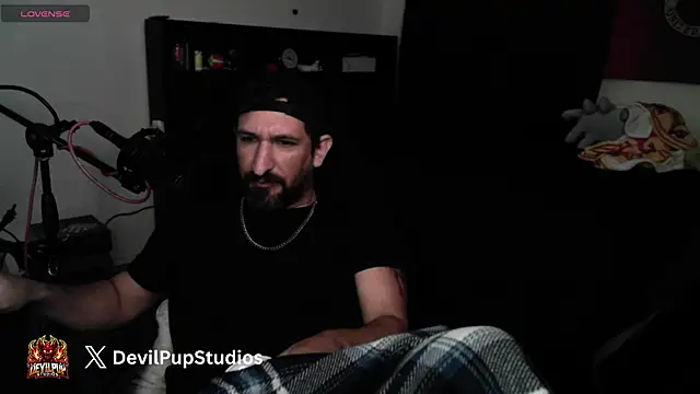 DevilPup75_ webcam