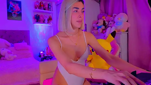 MadamBarbiee webcam