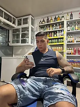 OliverWest04 webcam