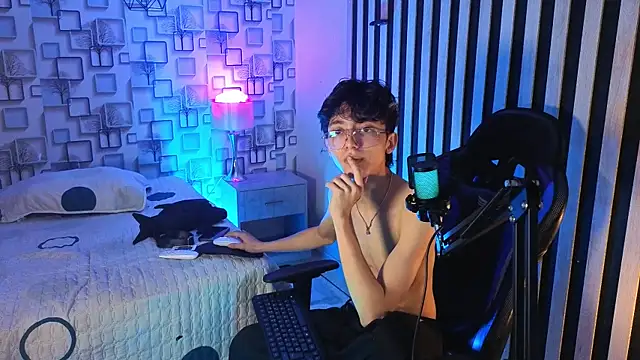Twink_Sebas7 webcam