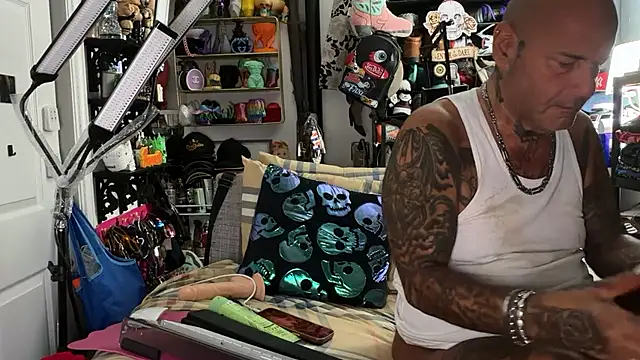 lovetatts64 webcam