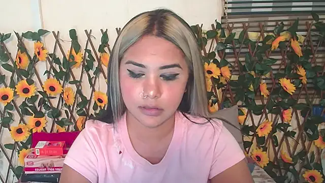 IndiaSexyStripper4u webcam