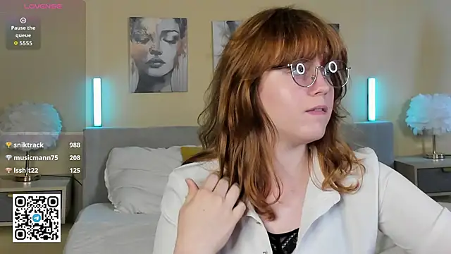 ReneeFoxy_ webcam