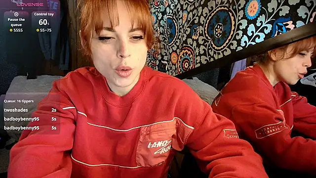 ElinaLaverins webcam