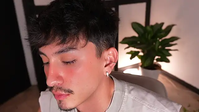 sweettaaron01 webcam