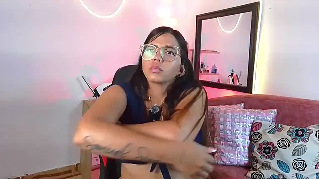 megaan_greey - Megaan_Greey's free webcam - UK Sex Cams