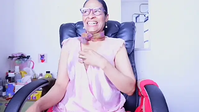 Aries_Mature webcam