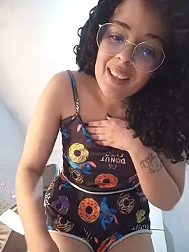 ninasweet2 (F young) - fingers in the pussy