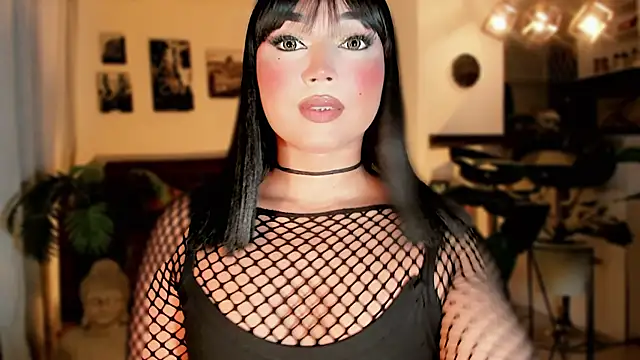 misstreslatin live cam on StripChat