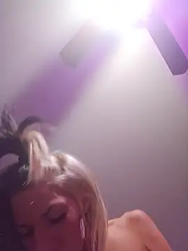 lil_jiggly webcam