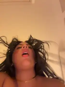 vellaah Live Webcam on Stripchat
