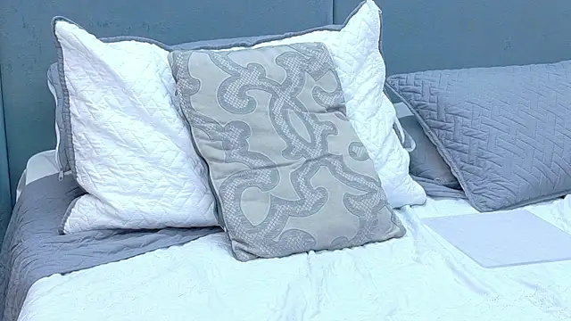 Victoria_Scarlett webcam