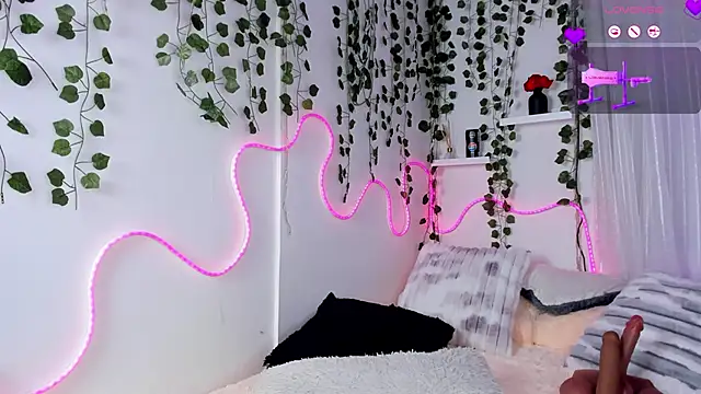 Samii_Evans webcam