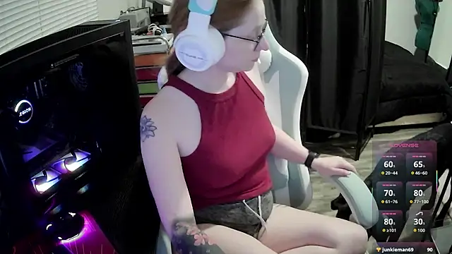 LilyFoxxx webcam