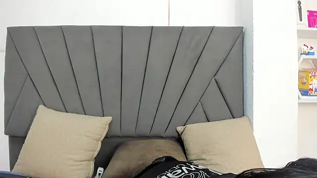 LesliePetit webcam