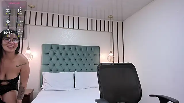 Hannah_Cross webcam