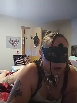 Sluttycatwomen webcam