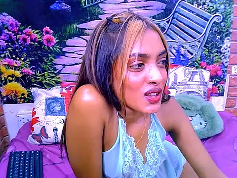 IndianPretty14u2Luv live cam on StripChat