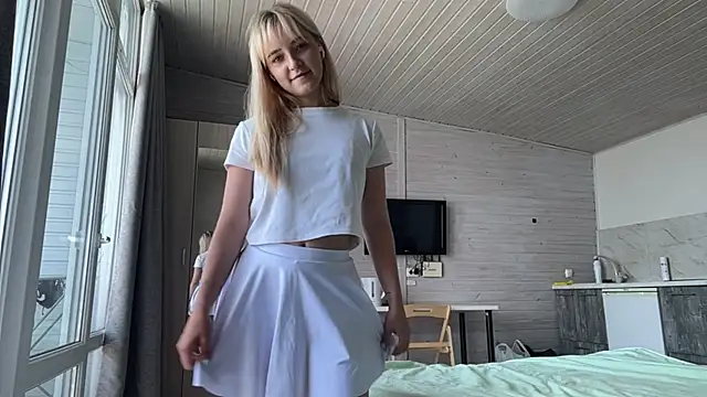 lilevi - LilEvi's free webcam - UK Sex Cams
