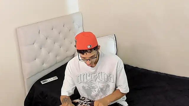 Mheysam_Youngerx webcam