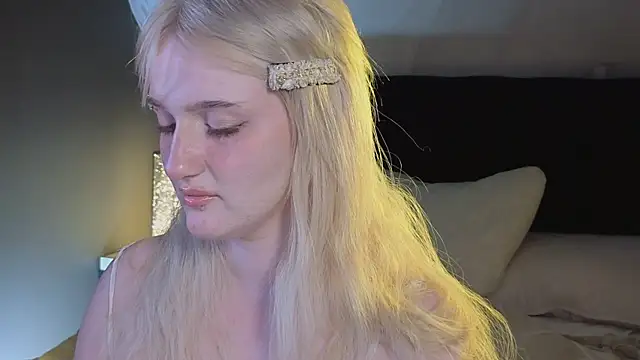 ELLIEJAY webcam