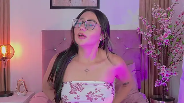 ravena_queen webcam