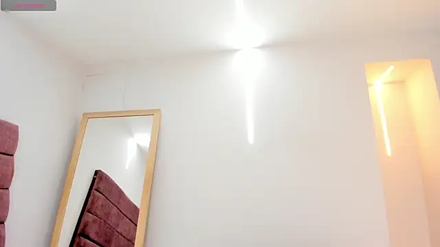 mayaacurvy webcam