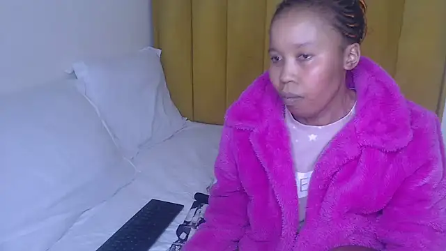 Bella_2025 webcam