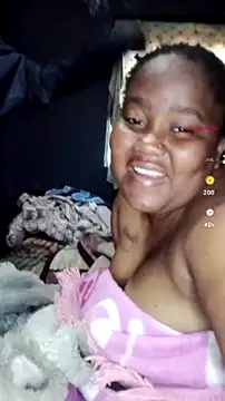 ChubbyMidgetxxx19 webcam