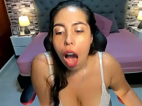 nikki_nikoll webcam