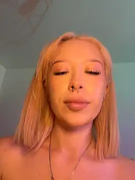 MaryChanXO Live Web Cam Show