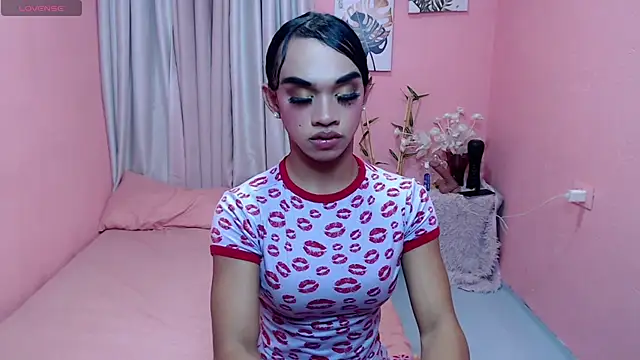 VivienneLuxe webcam
