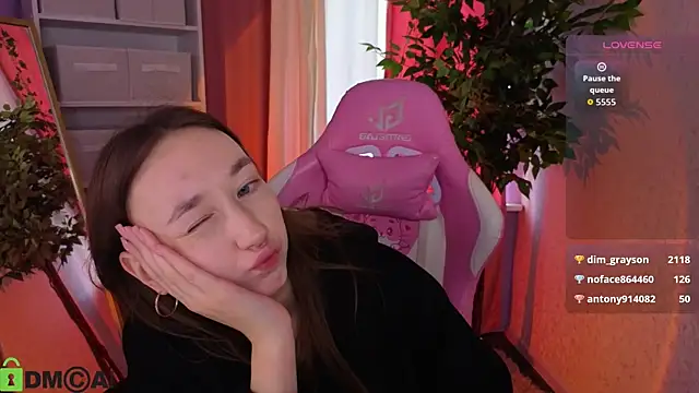 Miche1le_Allenne webcam