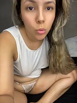 sofi_and_curlers669 webcam