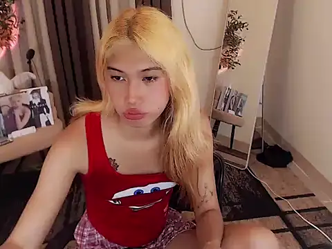 urdreamgirl_mika27 webcam