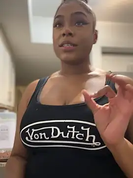 CandyLuxxxx webcam