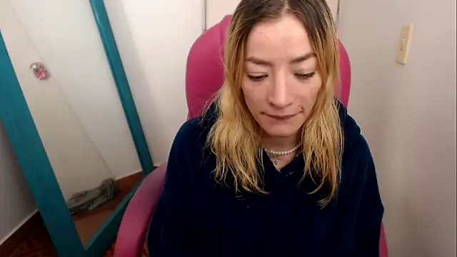 zoe_jones13 webcam