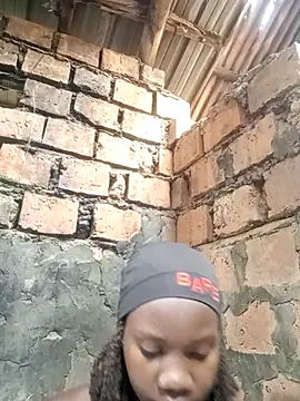 Black_juicy24 webcam