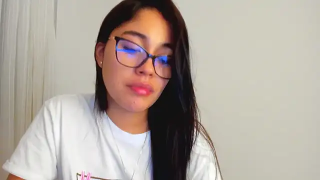 AriaMontgomery webcam