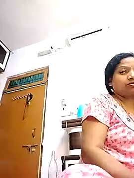 Cute-Janvi20 webcam