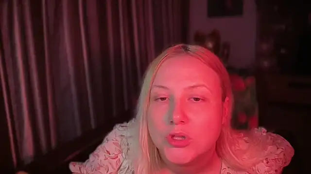 BikiHellena webcam