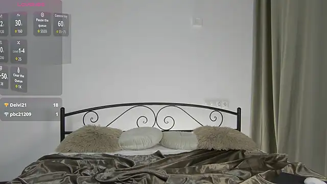 LunaKirby webcam