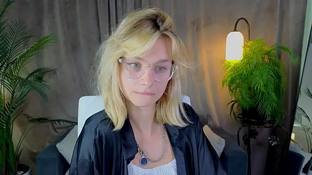 NoraMoreau webcam