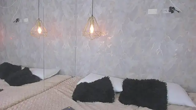 dom_meily webcam