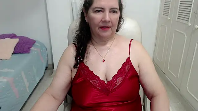 leonela_69 live cam on StripChat