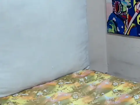 midnightsparkles - MidnightSparkles's free webcam - UK Sex Cams