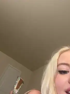 blondebunny999_999 webcam