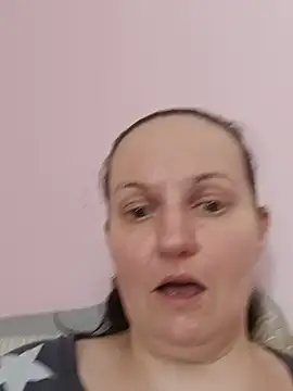 BustyLadyAlma webcam