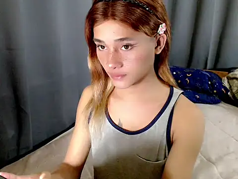 Petite_HugeCock webcam